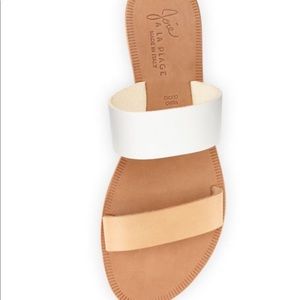 Joie sandals in natural size 8